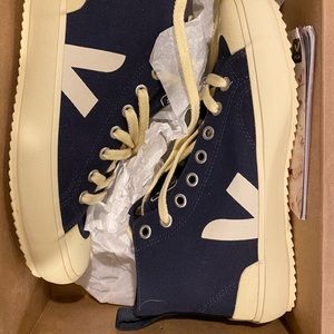 Veja Nova High Top Sneaker Navy